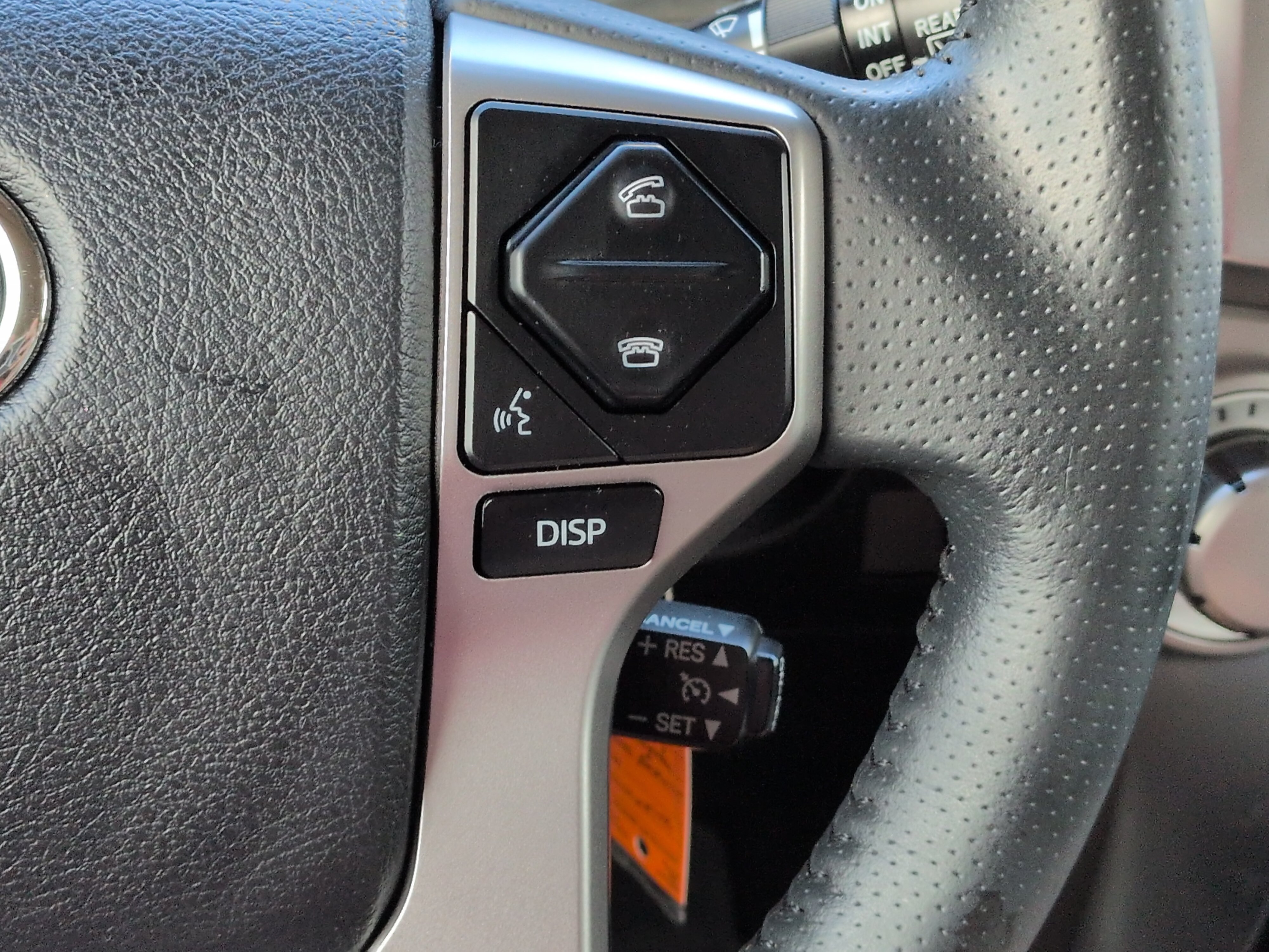 Used 2018 Toyota 4Runner SR5 Premium AWD/4WD image 25