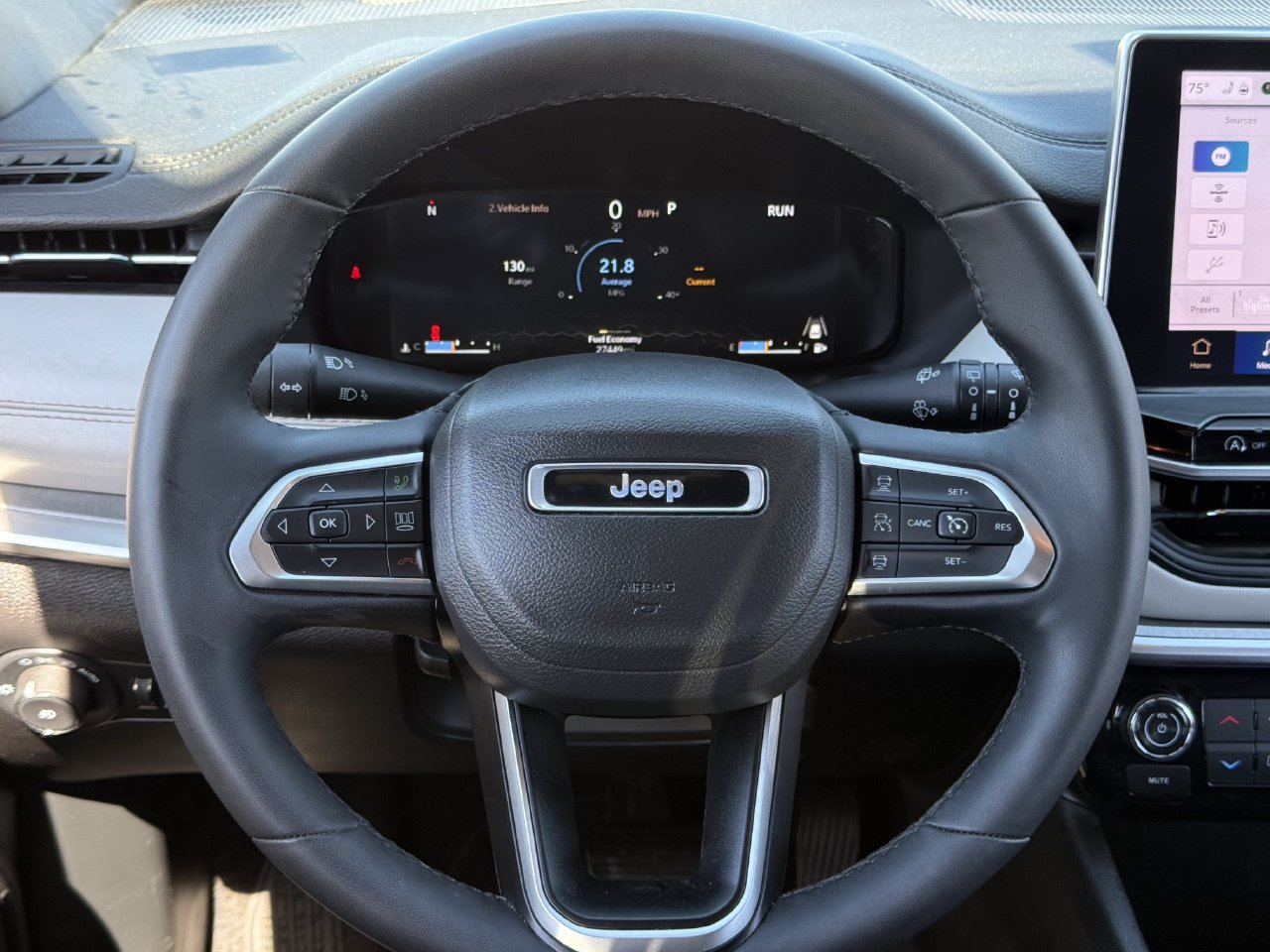Used 2025 Jeep Compass Limited w/ Elite Group AWD/4WD image 11