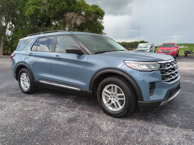 Certified 2025 Ford Explorer Active w/ Active Comfort Package RWD image 2