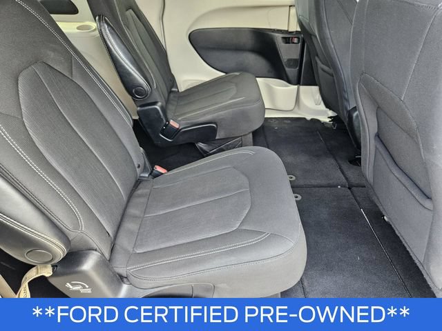 Used 2022 Chrysler Voyager LX FWD image 13