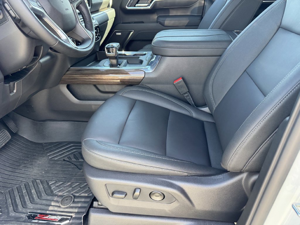 Used 2026 Chevrolet Silverado 1500 LT Trail Boss w/ LT Trail Boss Premium Package AWD/4WD image 18