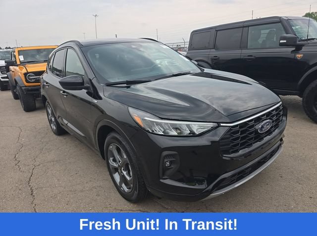 Certified 2024 Ford Escape ST-Line Select w/ Tech Pack #1 AWD/4WD image 4