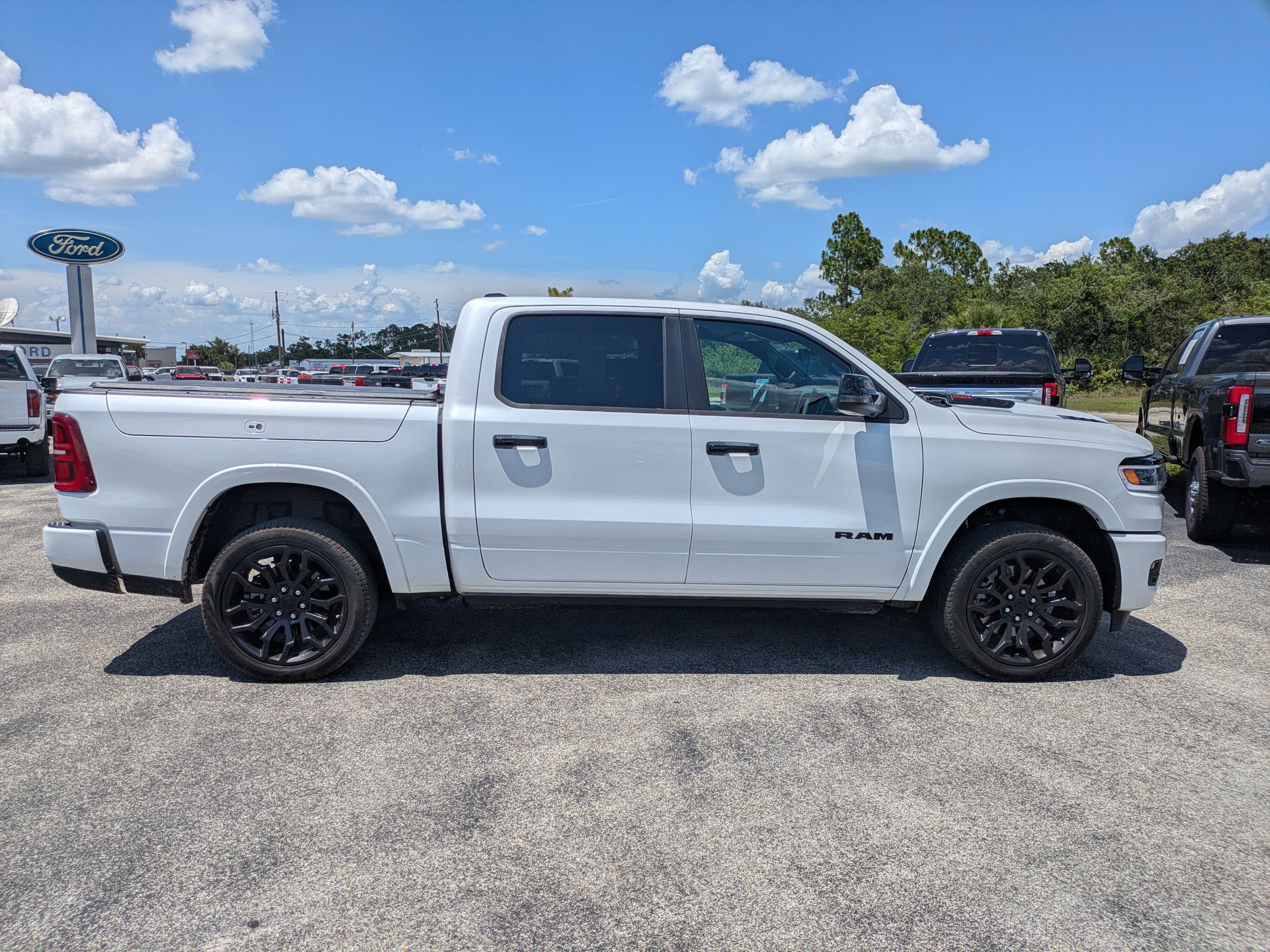 Used 2026 RAM 1500 Limited AWD/4WD image 3