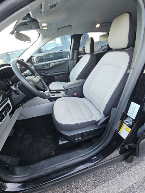 Certified 2024 Ford Escape Active AWD/4WD image 4