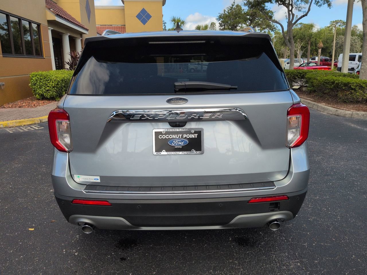 Certified 2024 Ford Explorer Limited w/ Equipment Group 301A AWD/4WD image 5