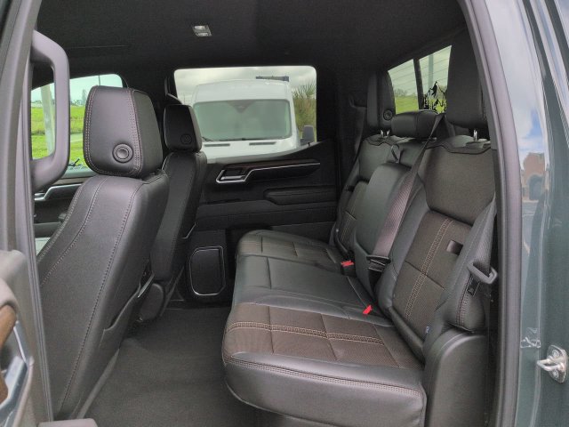 Used 2026 Chevrolet Silverado 1500 High Country w/ High Country Premium Package RWD image 11