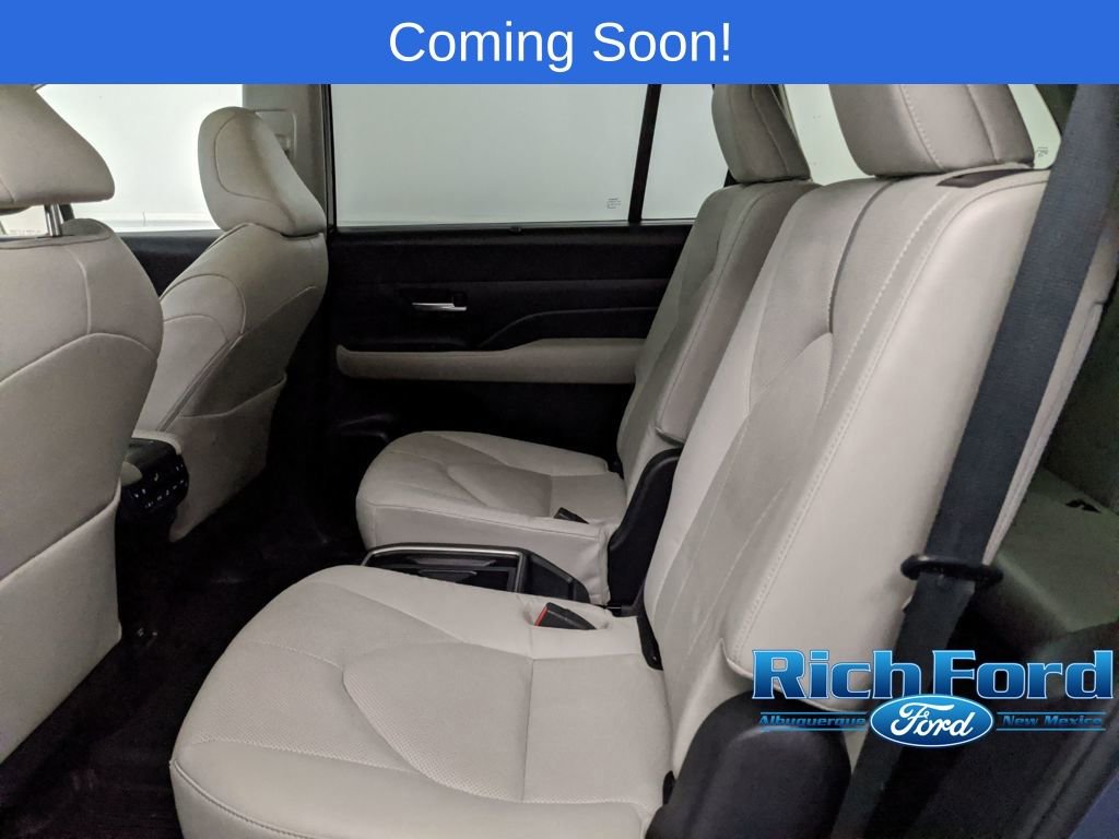 Used 2024 Toyota Grand Highlander Platinum image 12