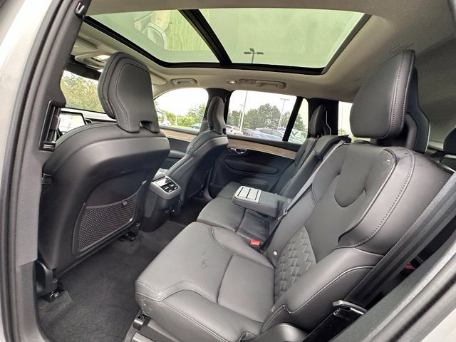 Used 2025 Volvo XC90 B6 Plus AWD/4WD image 38