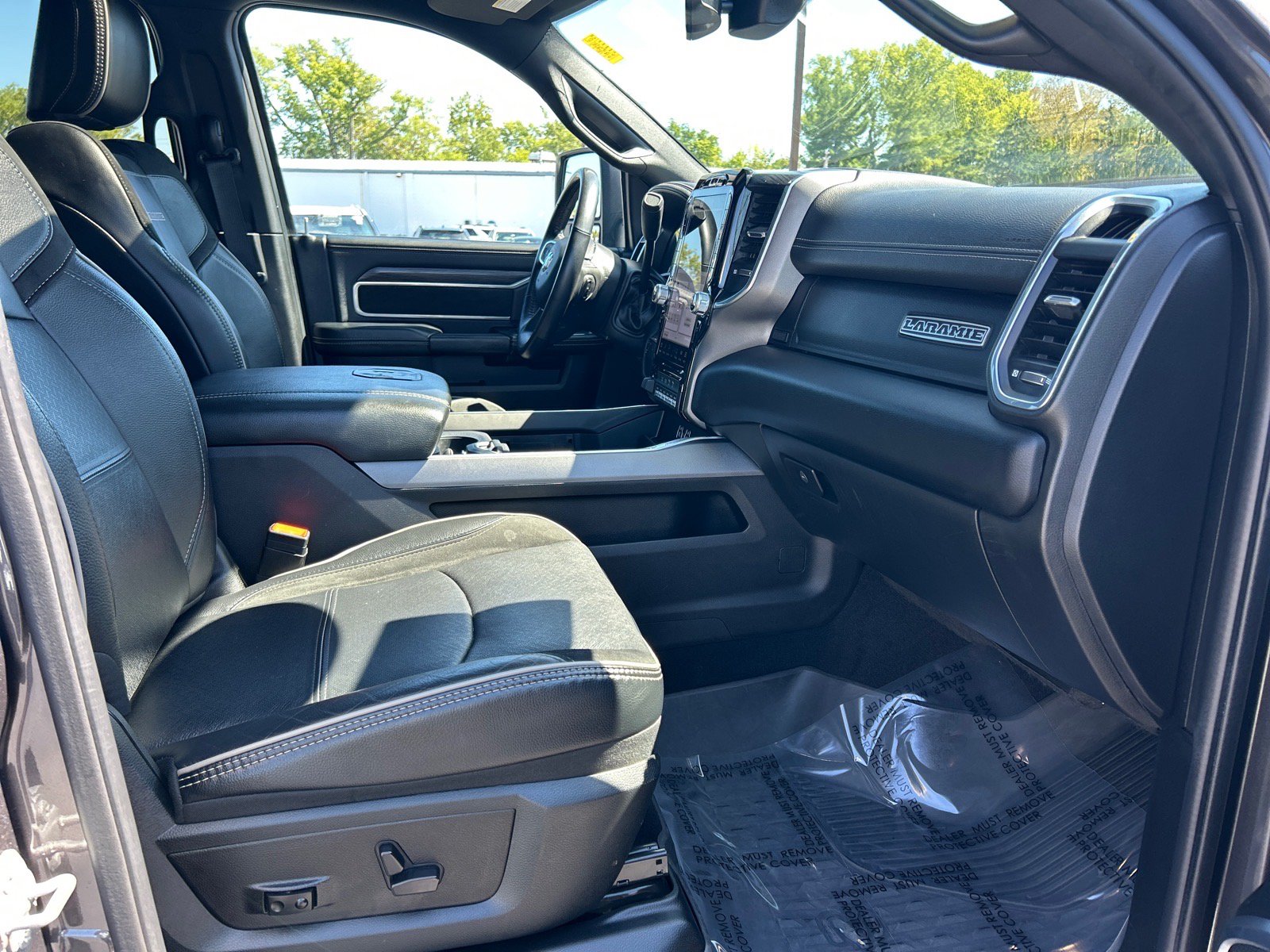 Used 2024 RAM 3500 Laramie w/ Night Edition AWD/4WD image 17