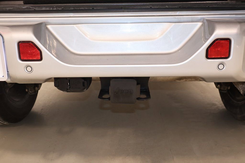 Used 2022 Jeep Wrangler Unlimited Sahara image 38