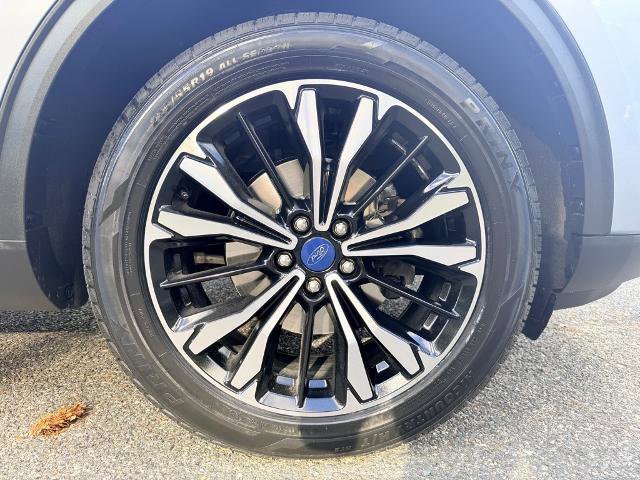 Certified 2022 Ford Escape SE w/ SE Sport Appearance Package image 8