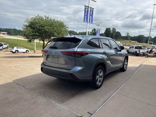 Used 2020 Toyota Highlander LE FWD image 7