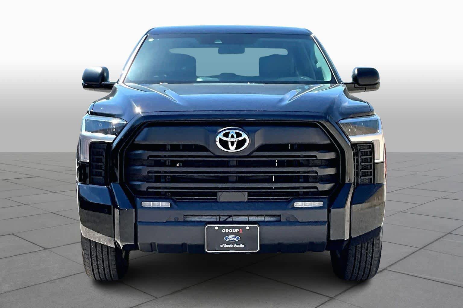 Used 2023 Toyota Tundra SR5 w/ SR5 Convenience Package AWD/4WD image 7