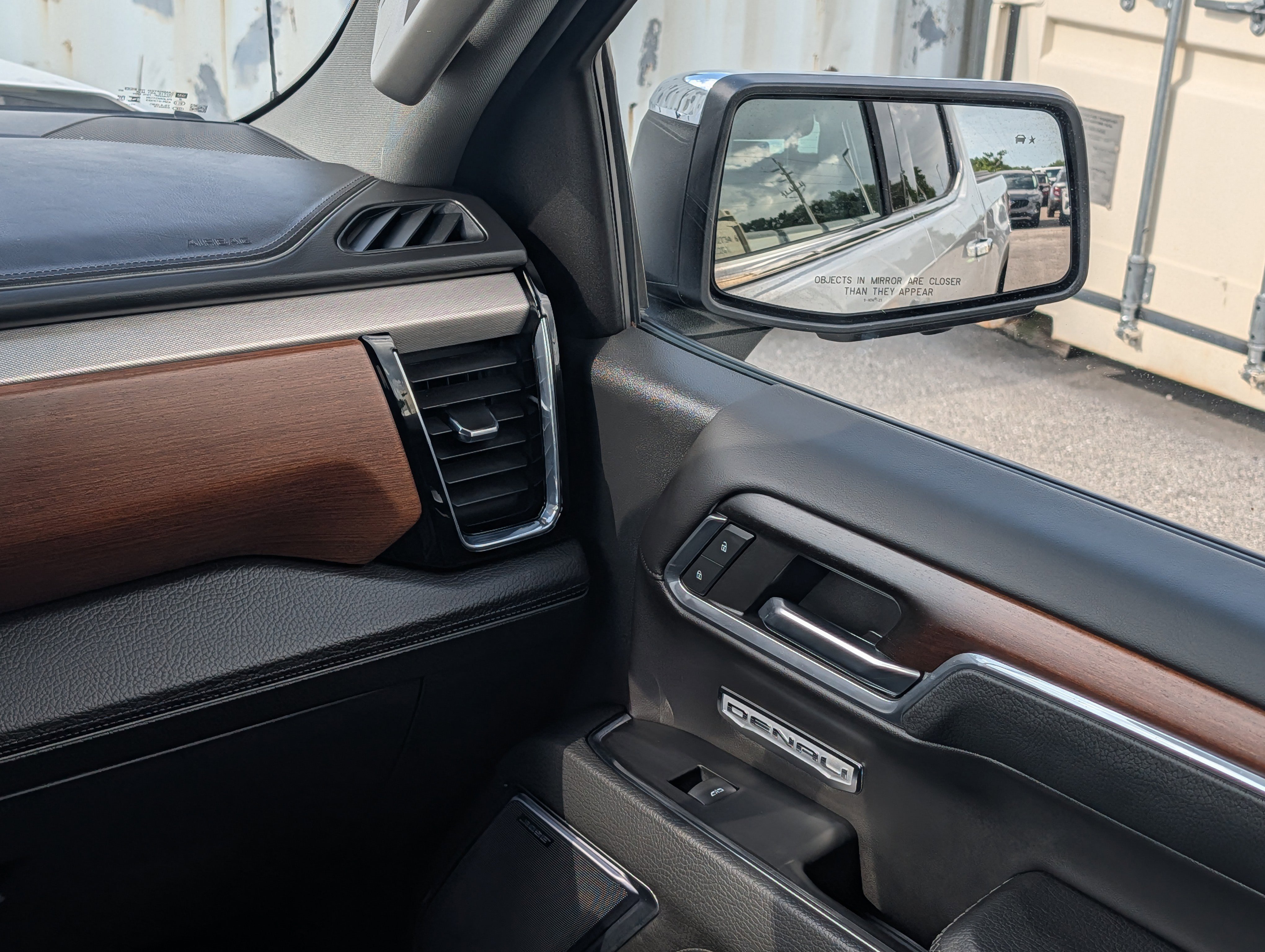 Used 2024 GMC Sierra 1500 Denali AWD/4WD image 18