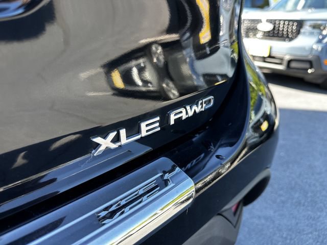 Used 2024 Toyota Highlander XLE AWD/4WD image 46