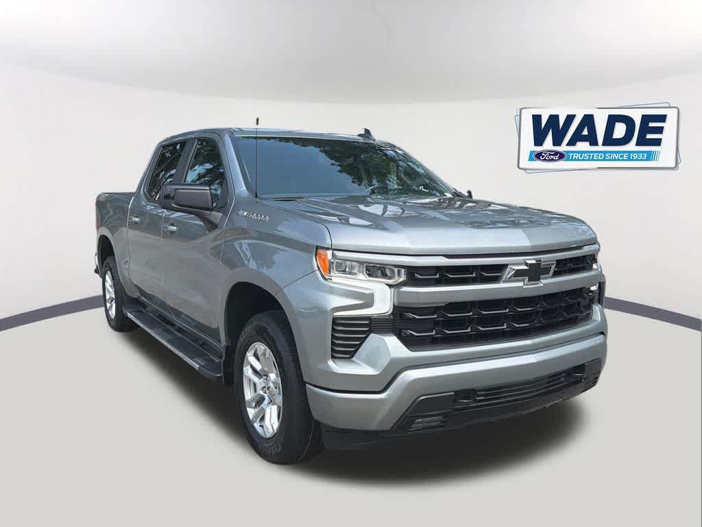 Used 2025 Chevrolet Silverado 1500 RST AWD/4WD image 3