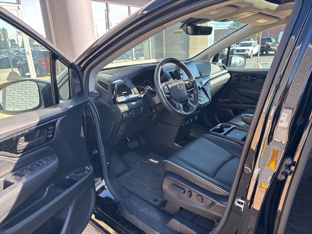 Used 2025 Honda Odyssey Touring image 11