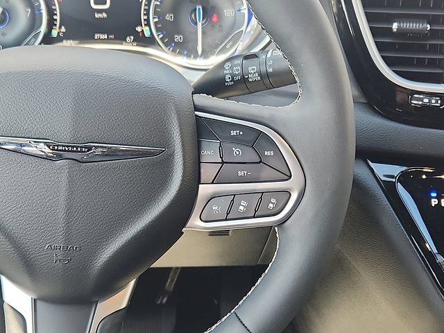 Used 2025 Chrysler Voyager LX FWD image 15