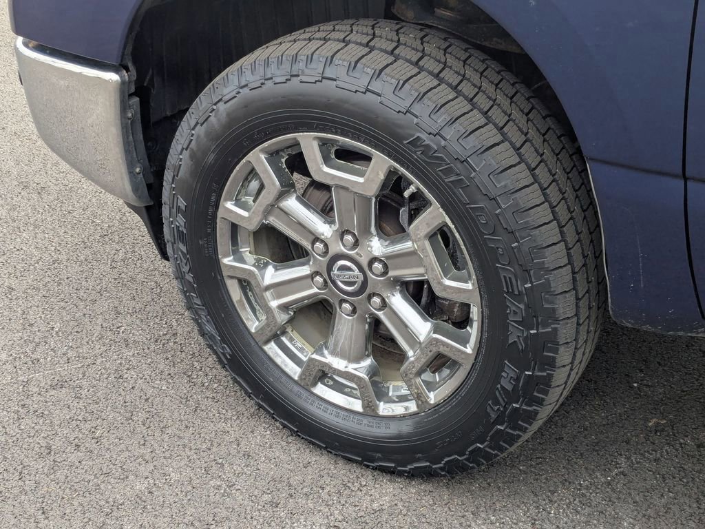 Used 2018 Nissan Titan SL w/ Chrome Package image 24