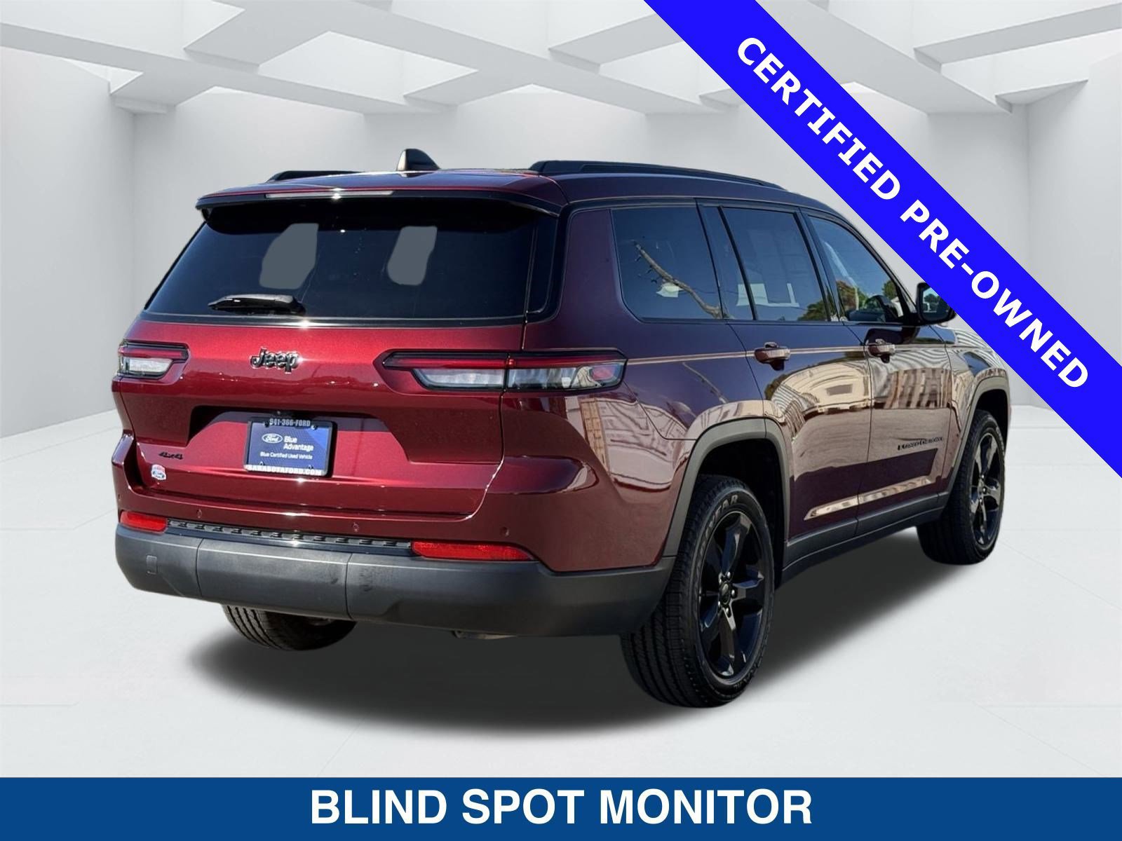 Used 2023 Jeep Grand Cherokee L Laredo image 4