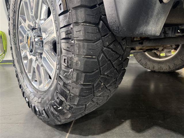 Used 2022 Chevrolet Silverado 2500 High Country w/ Z71 Off-Road Package AWD/4WD image 13