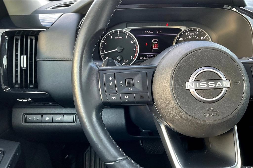 Used 2025 Nissan Pathfinder SV FWD image 11