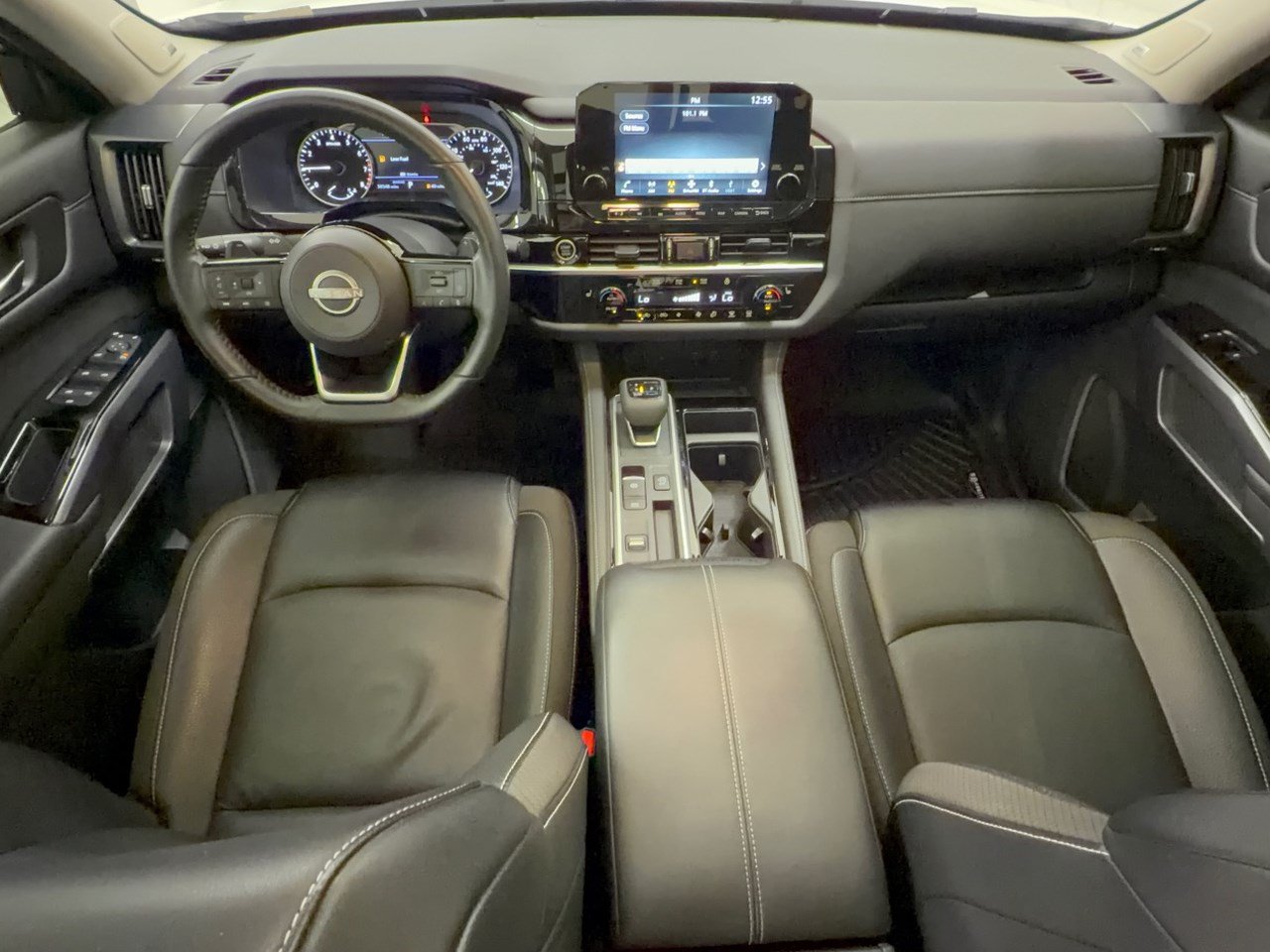 Used 2024 Nissan Pathfinder SL w/ SL Premium Package FWD image 17