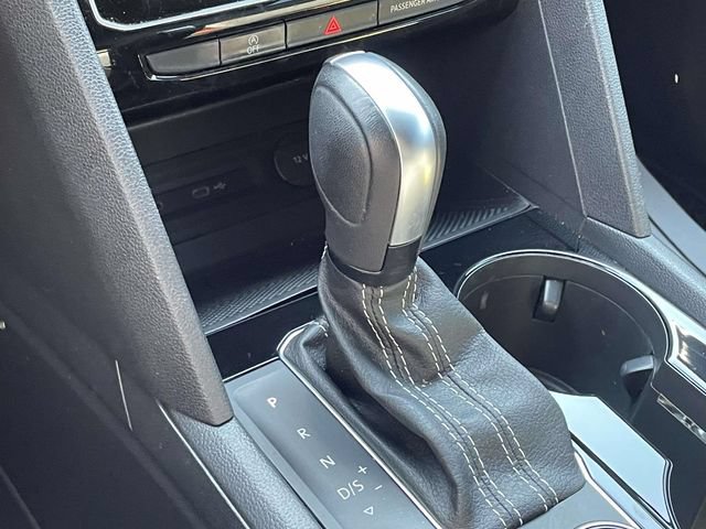 Used 2022 Volkswagen Atlas Cross Sport SEL R-Line AWD/4WD image 29
