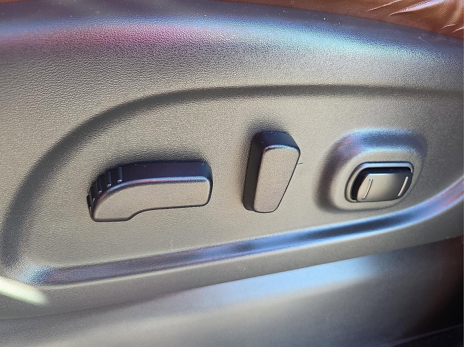 Used 2020 Nissan Titan Platinum Reserve image 15