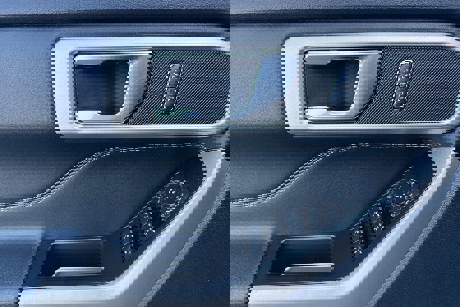 Certified 2022 Ford Explorer XLT w/ Equipment Group 202A image 12