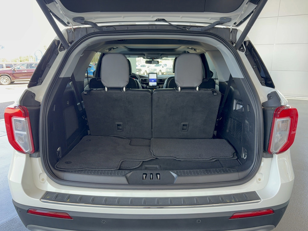 Certified 2023 Ford Explorer Limited w/ Limited Technology Package image 7