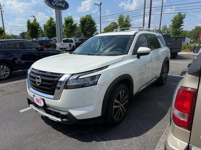 Used 2024 Nissan Pathfinder Platinum AWD/4WD image 8