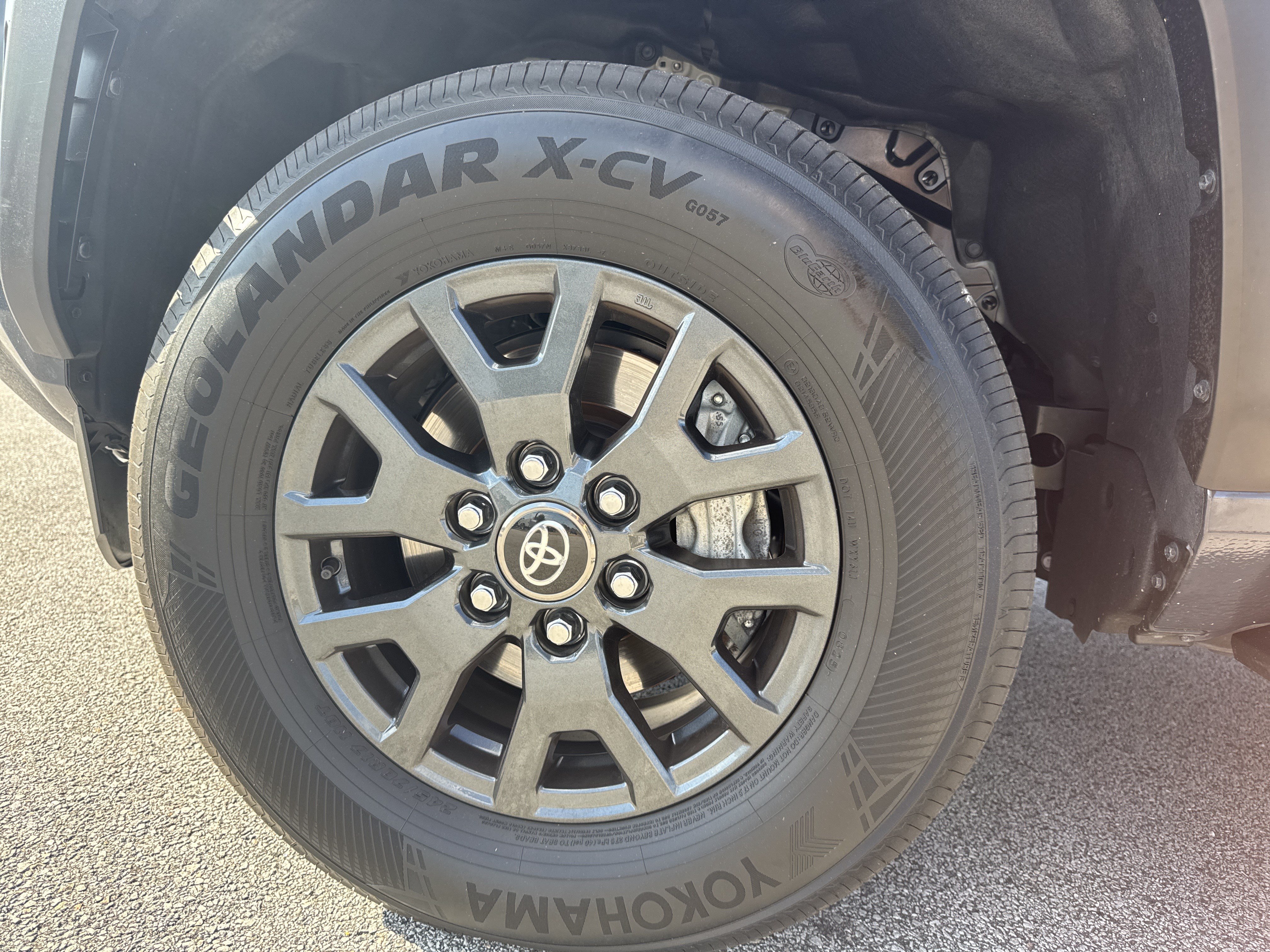 Used 2025 Toyota 4Runner SR5 AWD/4WD image 12