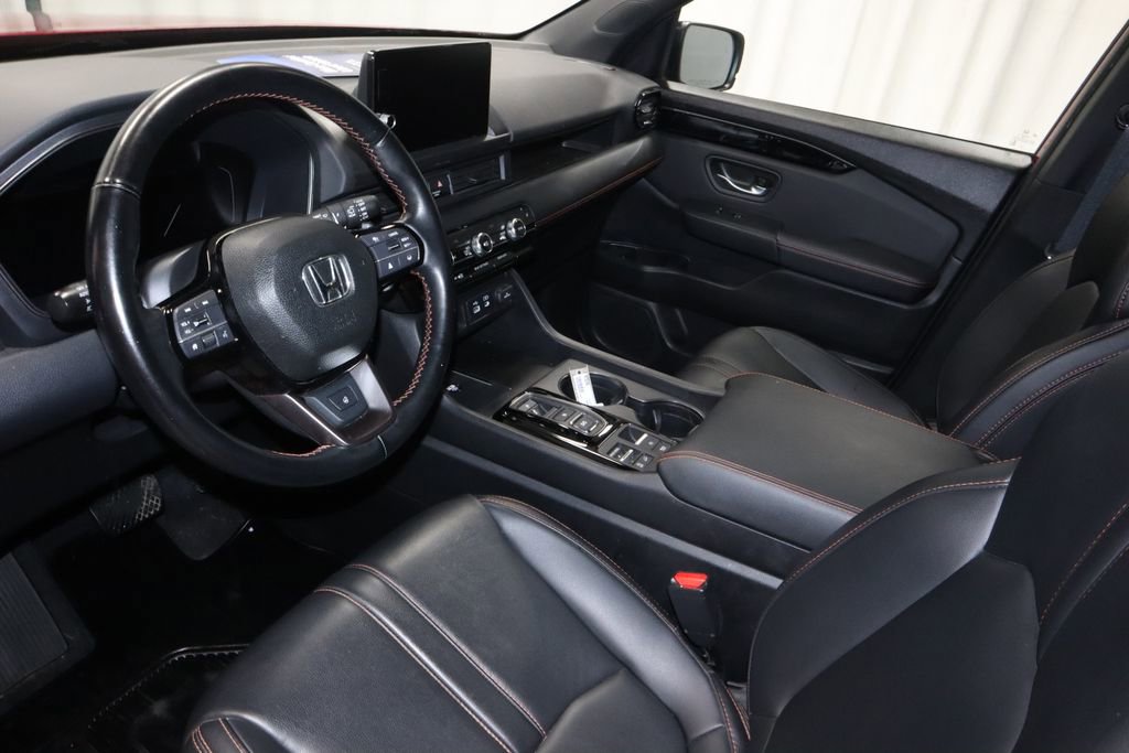 Used 2025 Honda Pilot TrailSport image 25