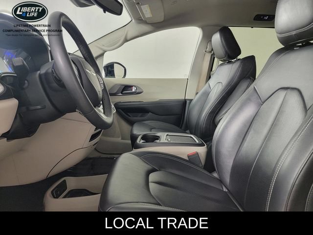 Used 2024 Chrysler Pacifica Touring-L FWD image 13