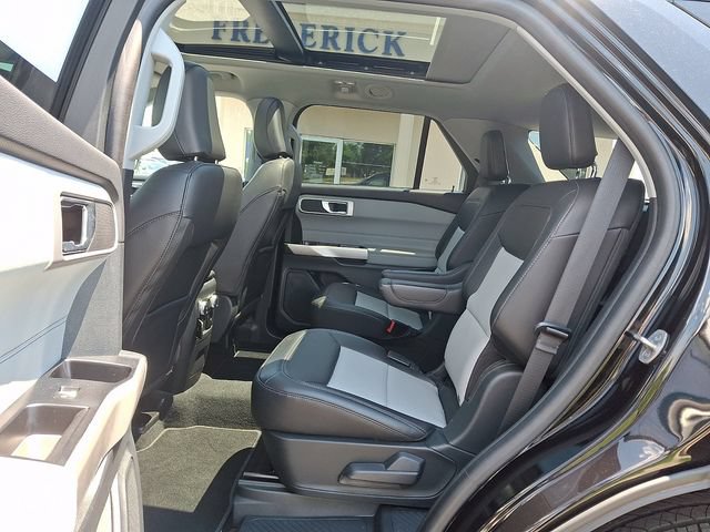 Certified 2022 Ford Explorer XLT w/ Equipment Group 202A AWD/4WD image 10