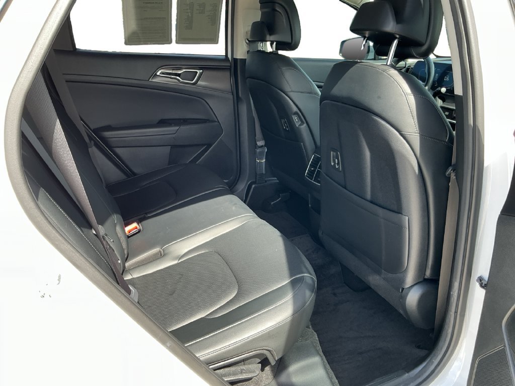 Used 2024 Kia Sportage EX FWD image 29