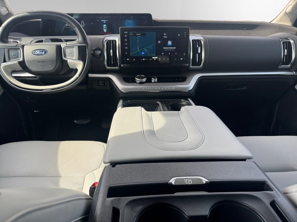 Certified 2025 Ford Expedition Platinum image 10