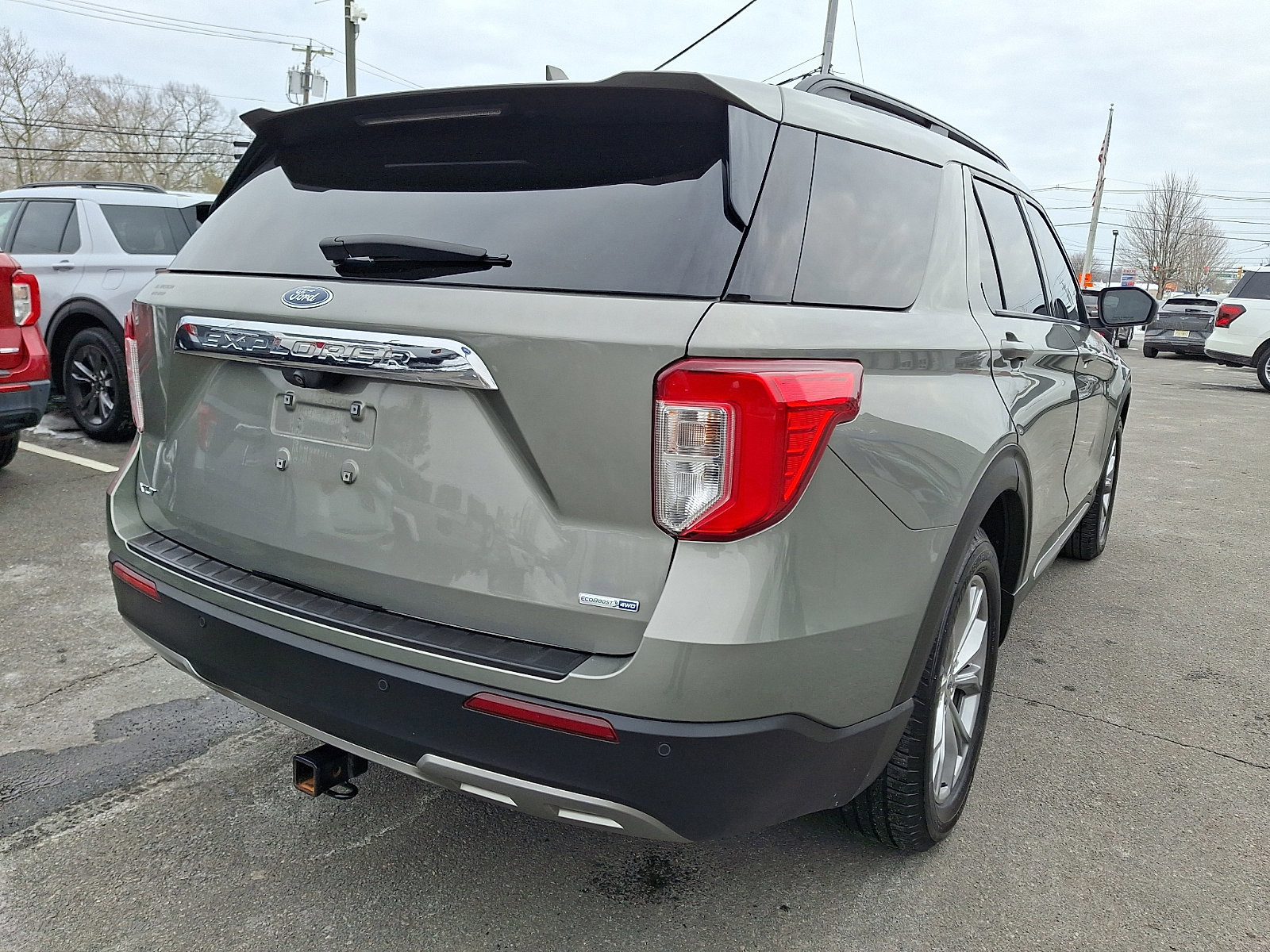 Certified 2020 Ford Explorer XLT w/ Equipment Group 202A image 4