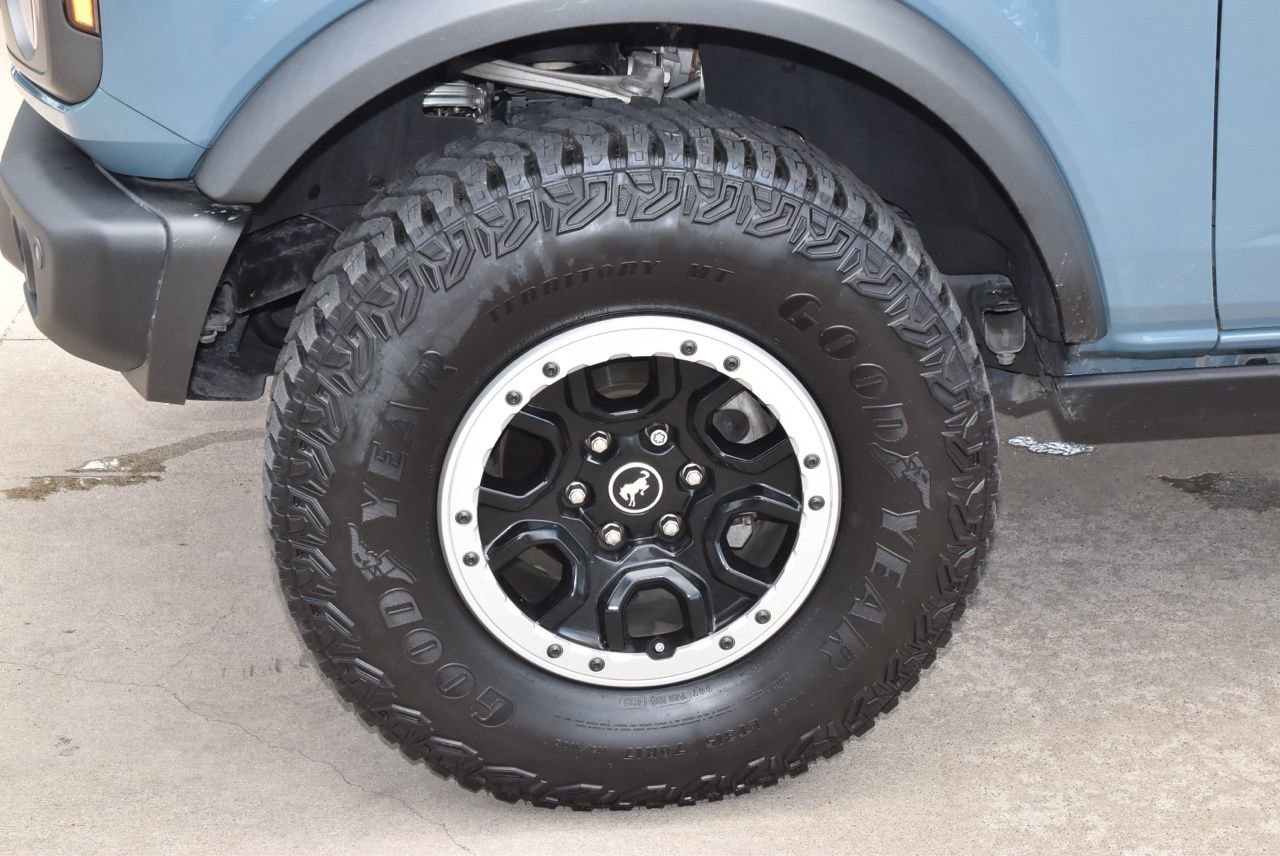 Certified 2023 Ford Bronco Badlands w/ Sasquatch Package AWD/4WD image 46