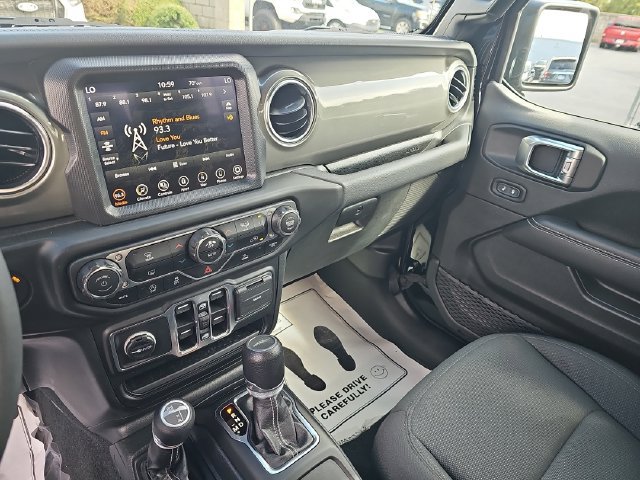 Used 2023 Jeep Gladiator Overland AWD/4WD image 23