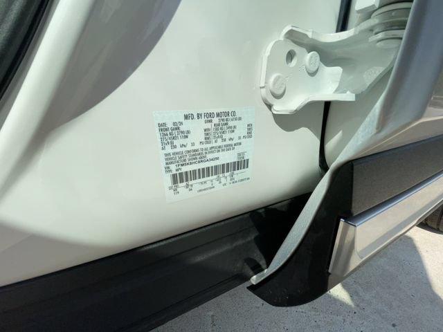 Certified 2024 Ford Explorer Platinum w/ Technology Package AWD/4WD image 38