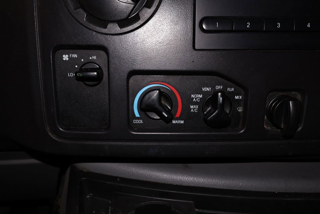 Certified 2019 Ford E-450 and Econoline 450 Super Duty w/ Power Windows & Locks Group RWD image 26