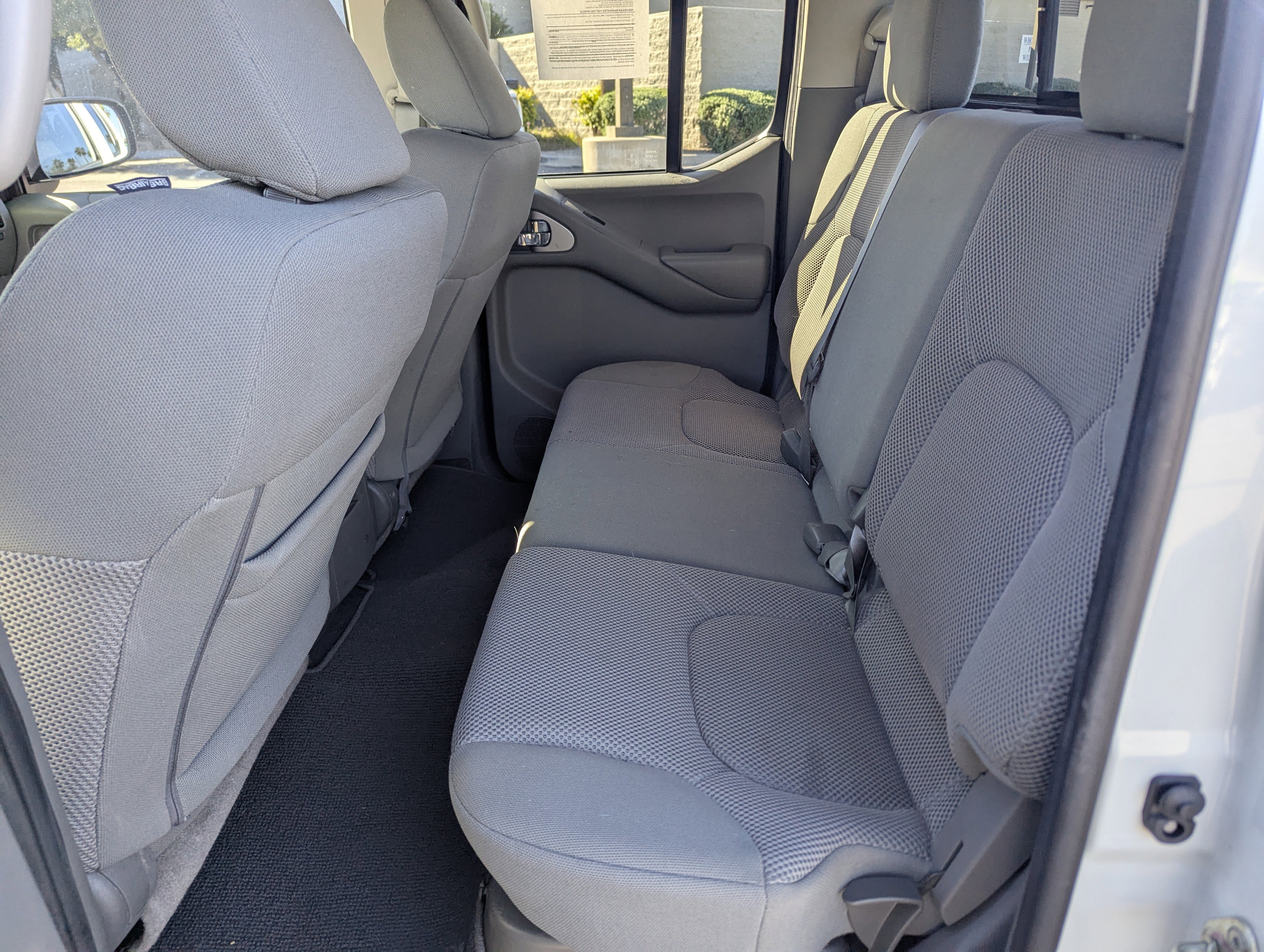 Used 2020 Nissan Frontier SV w/ Midnight Edition Floor Mats image 8