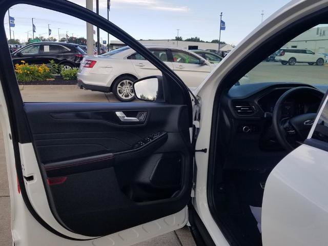 Certified 2023 Ford Escape ST-Line w/ Tech Pack #1 AWD/4WD image 11