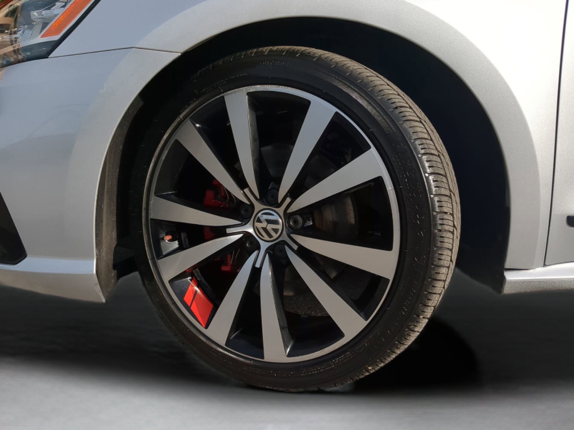 Used 2018 Volkswagen Passat GT image 62