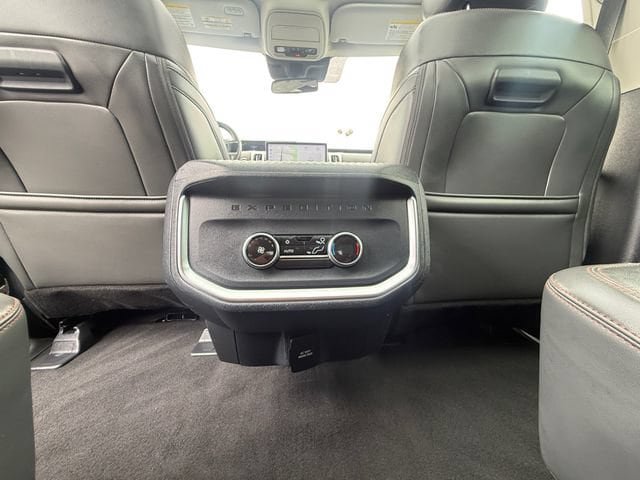 Certified 2025 Ford Expedition Active AWD/4WD image 25