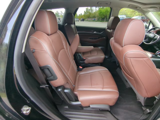 Used 2021 Buick Enclave Avenir w/ Avenir Technology Package FWD image 27