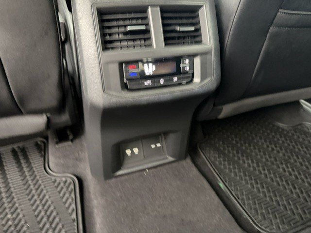 Used 2023 Volkswagen Atlas SEL AWD/4WD image 28