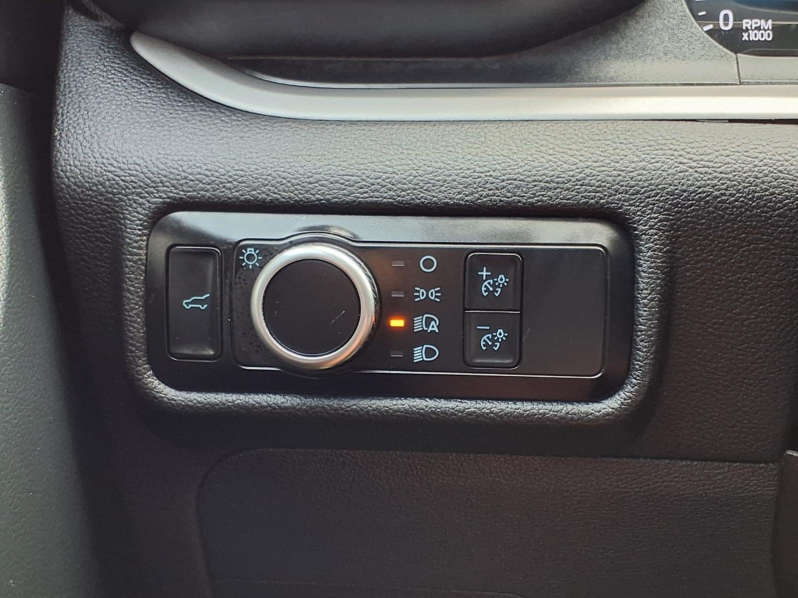 Certified 2024 Ford Explorer XLT RWD image 23